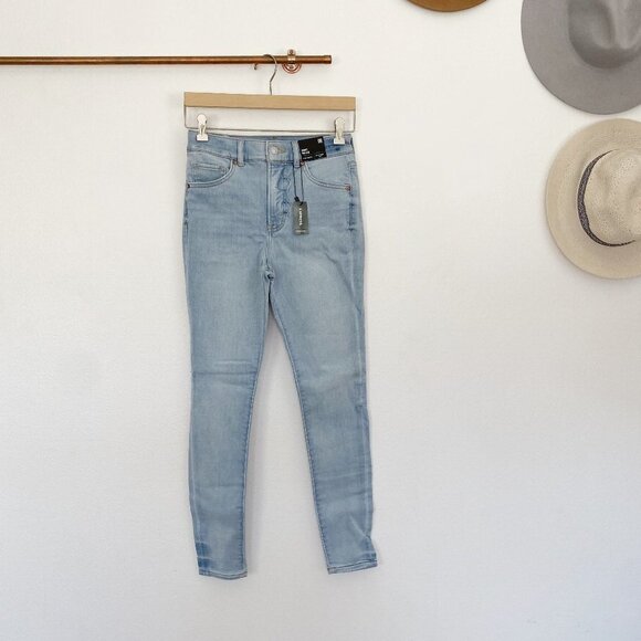 EXPRESS High Rise Light Wash Skinny Jeans NWT 0R - Picture 1 of 3